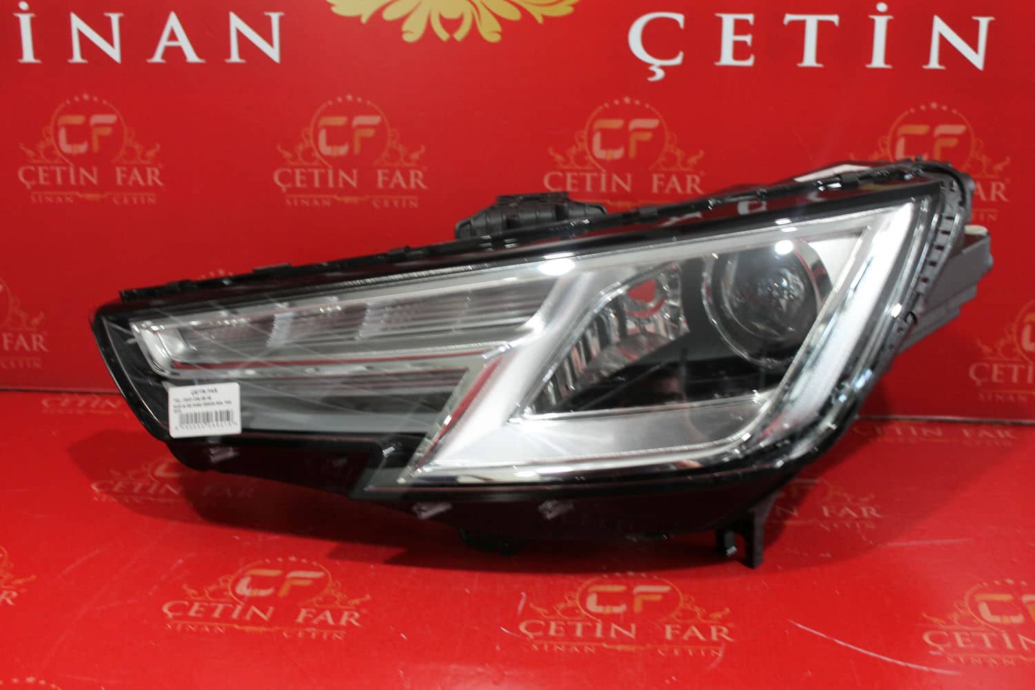 Audi A4 AUDİ A4 B9 KASA XENON SOL FAR