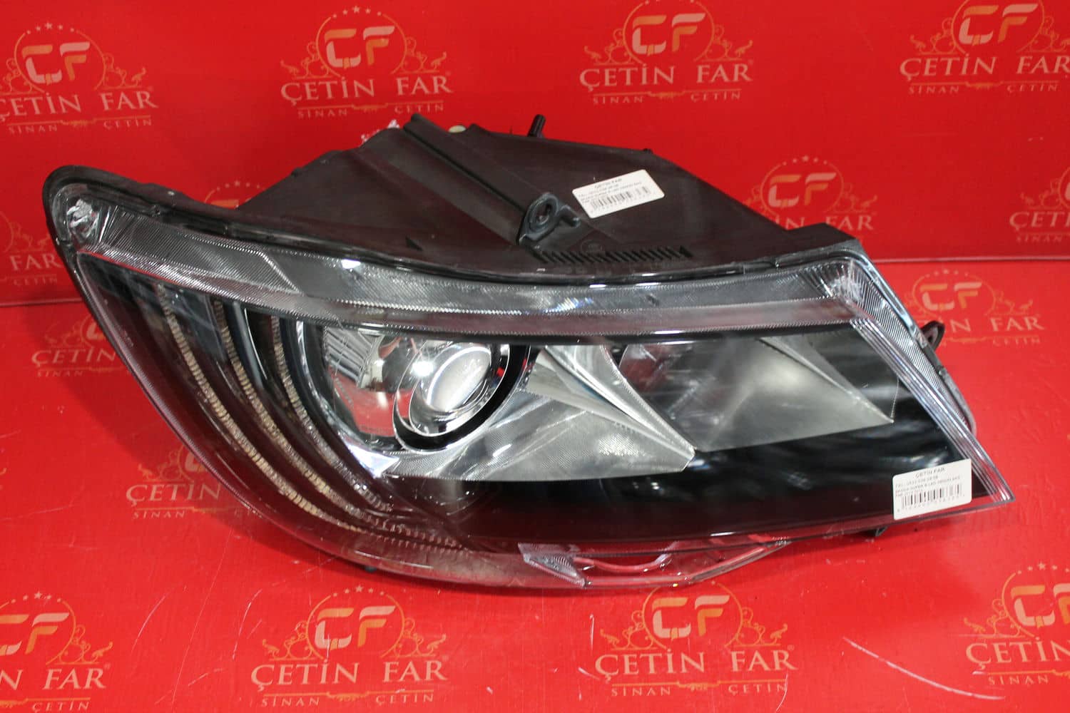 Skoda SUPERB SKODA SUPERB XENON SAĞ FAR